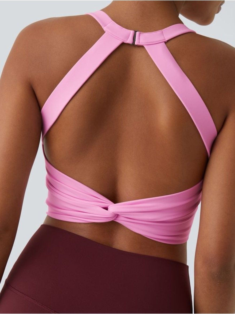 09HBB.- SoftlyZero™ Plush Cut Out Cropped Yoga Tank Top. - Picture 4 of 6